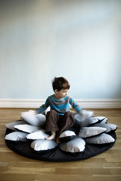 lotus_flower_bean_bag_chair.jpg