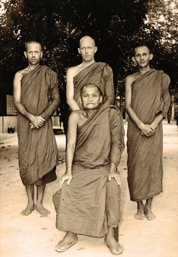 Ajahn_chah_disciples.gif