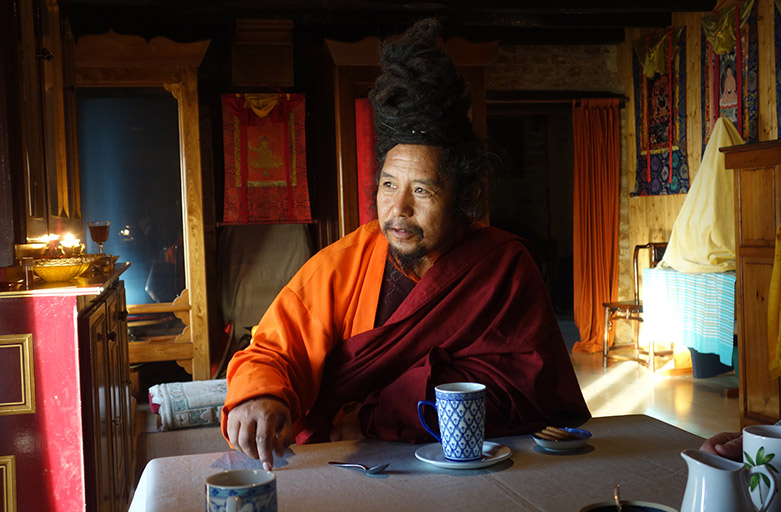 khenpo-tashi-chambre-dilgo-khyentse-ulfandersen-781x512.jpg